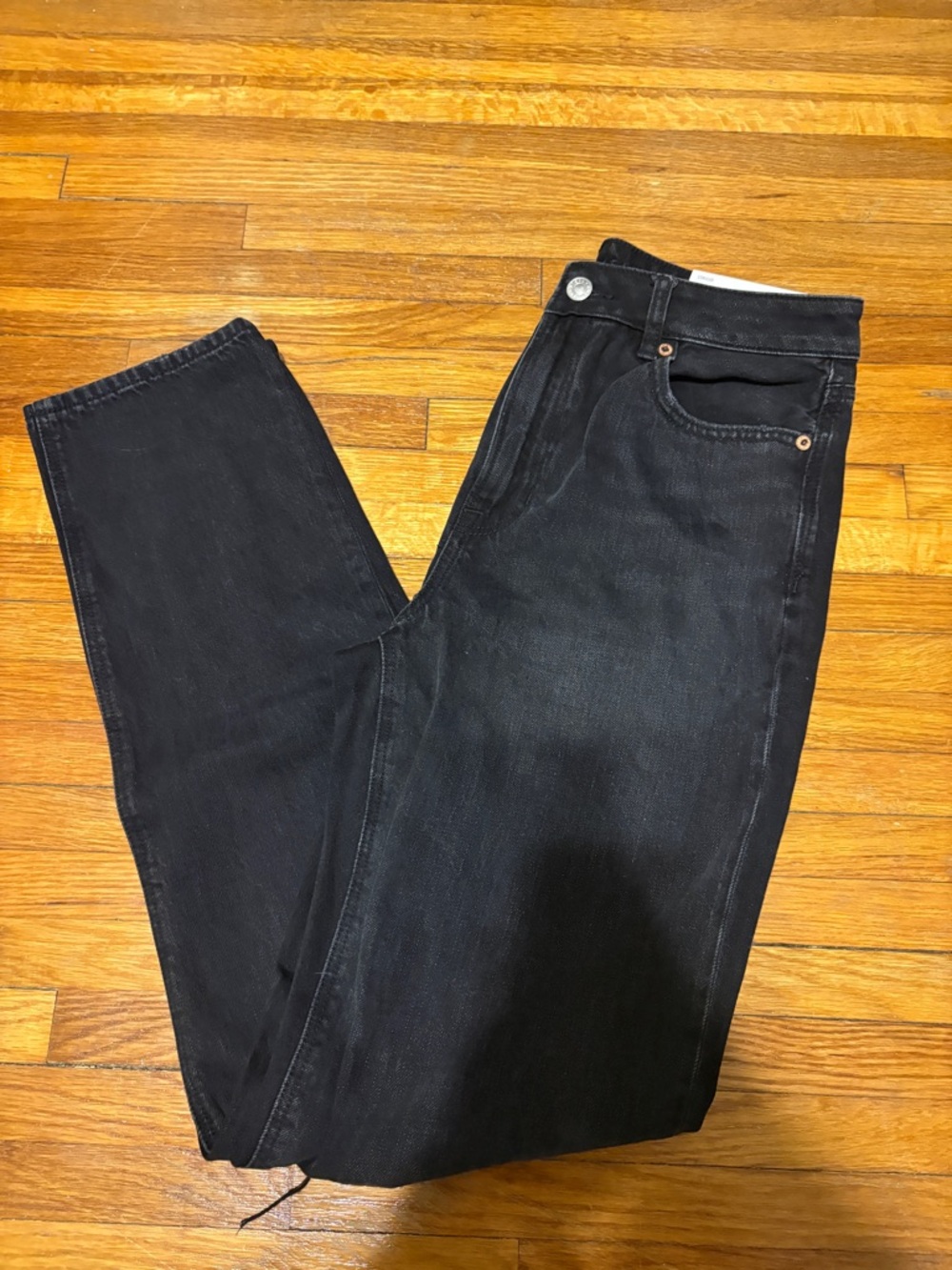 AE Strigid Mom Jean - Classic Straight Fit